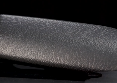 Detalle de superficie tras vaporizado en impresión 3D con AMT SF100, mejora de acabado y sellado en Navarra