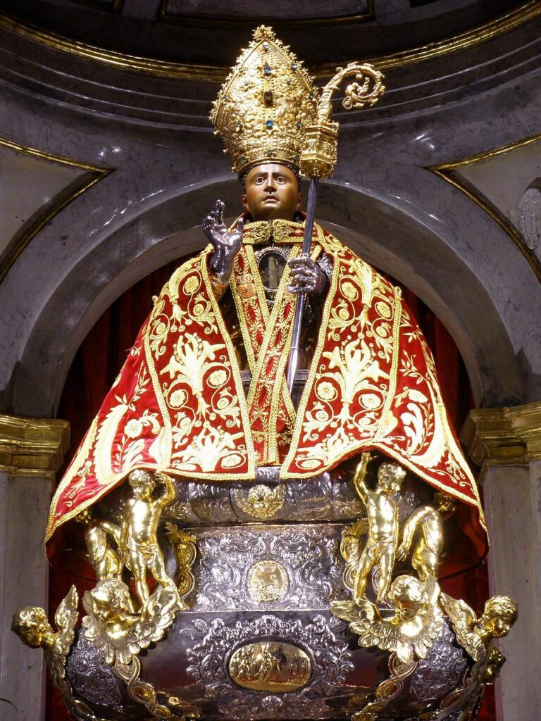 Capilla de San Fermín en la Iglesia de San Lorenzo de Pamplona, encargante de la réplica infantil para la procesión del 7 de julio